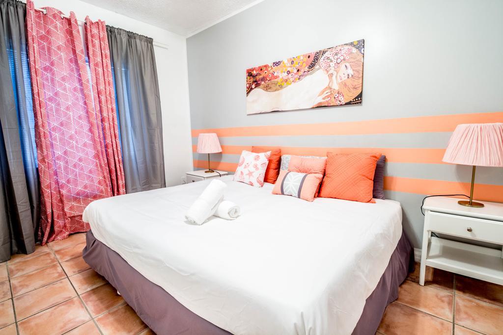 Ocean Walk Apartments ميامي بيتش المظهر الخارجي الصورة