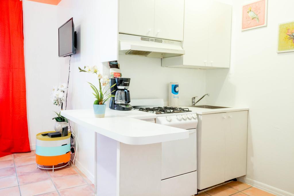Ocean Walk Apartments ميامي بيتش المظهر الخارجي الصورة